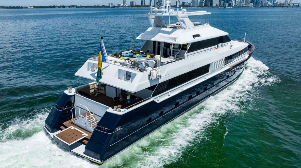 125' Broward Yacht in Miami