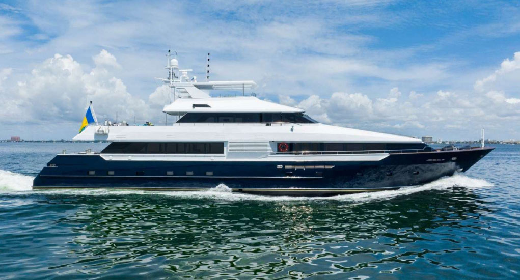 125' Broward Yacht Rental